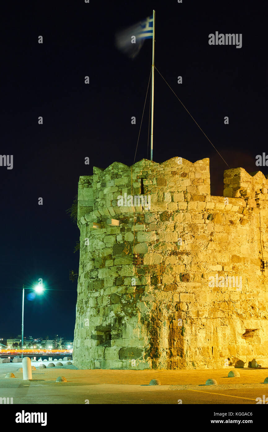 Griechische Flagge für die Anreicherung der venezianischen Festung, mittelalterliche Festung der Stadt Kos Stockfoto