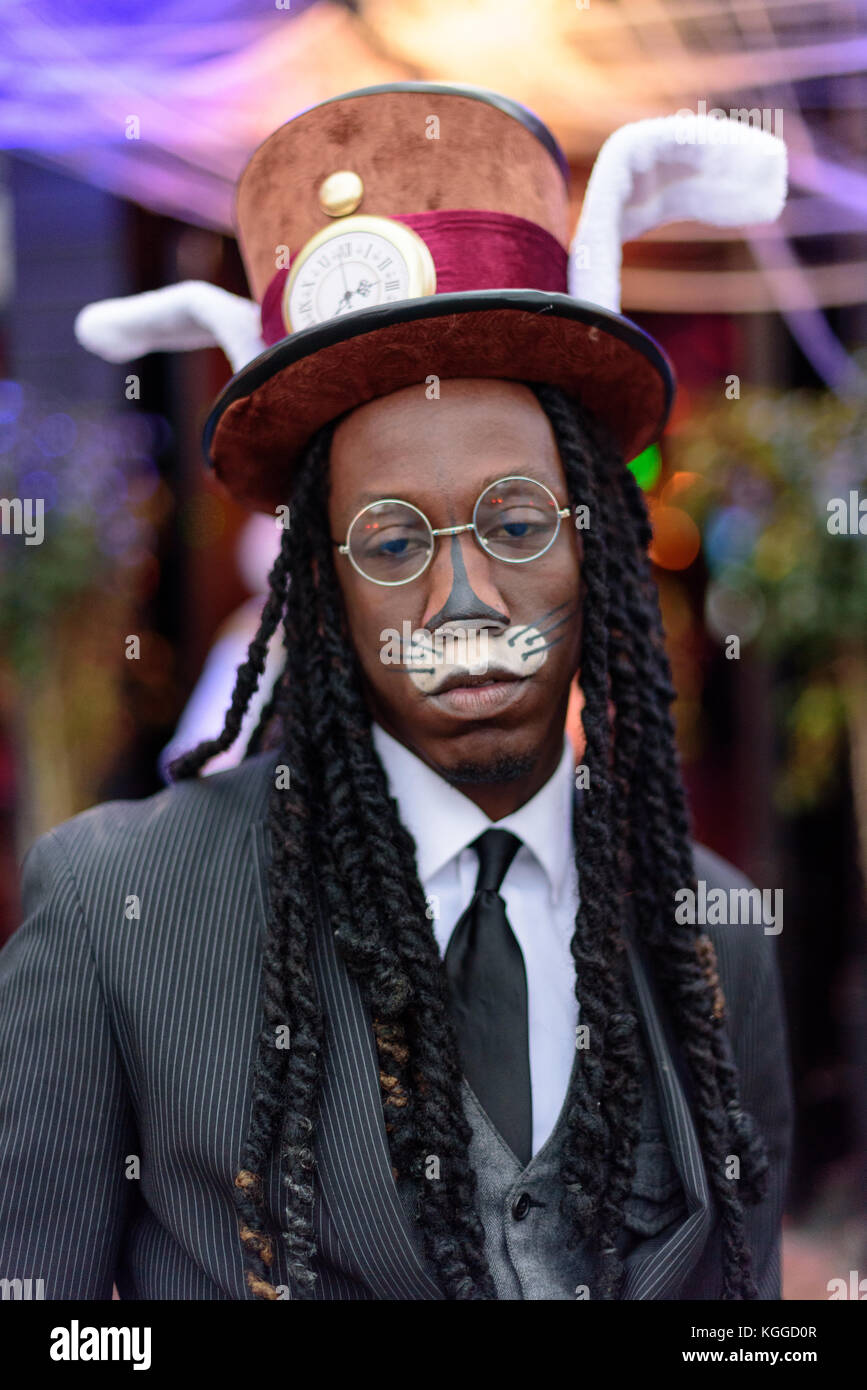 LOS ANGELES - 31. Oktober: Halloween Parade in West Hollywood. Oktober 31, 2017 in Los Angeles, CA Stockfoto