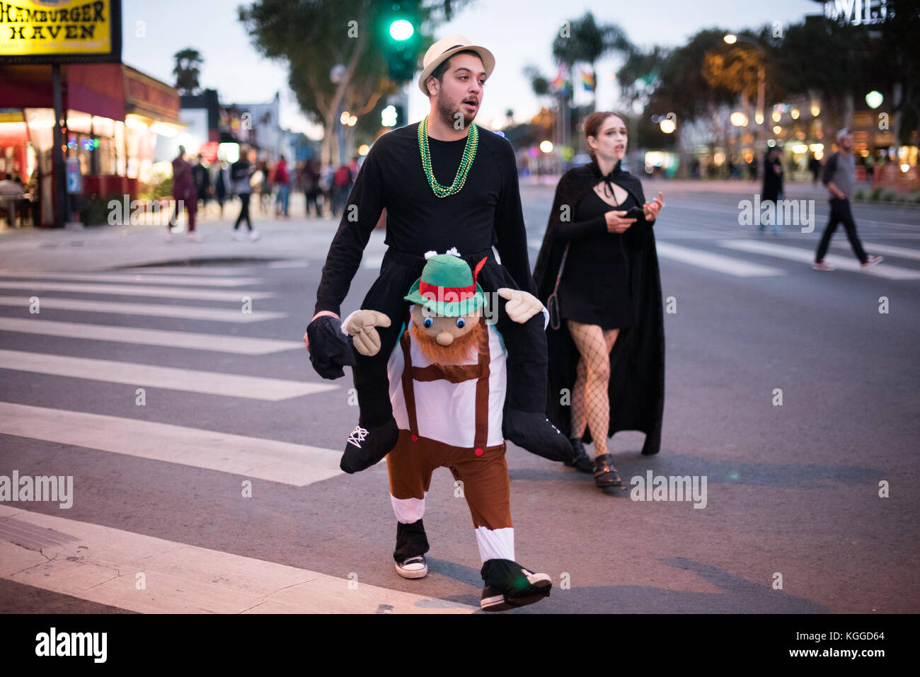 LOS ANGELES - 31. Oktober: Halloween Parade in West Hollywood. Oktober 31, 2017 in Los Angeles, CA Stockfoto