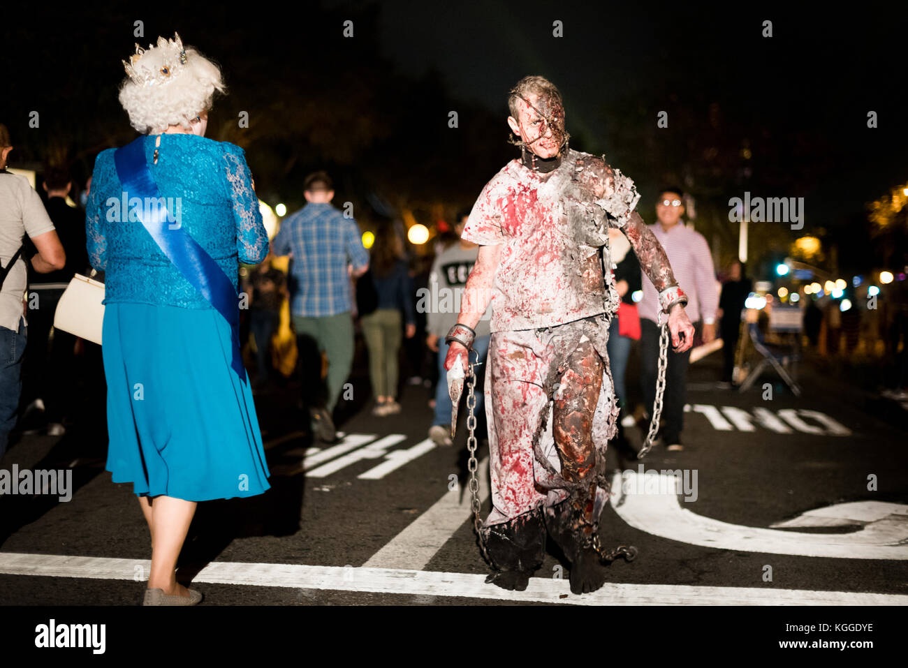 LOS ANGELES - 31. Oktober: Halloween Parade in West Hollywood. Oktober 31, 2017 in Los Angeles, CA Stockfoto