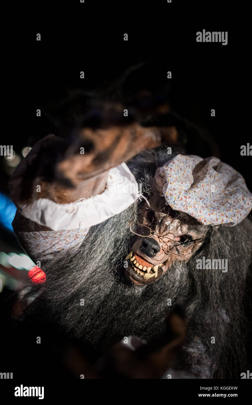 LOS ANGELES - 31. Oktober: Halloween Parade in West Hollywood. Oktober 31, 2017 in Los Angeles, CA Stockfoto