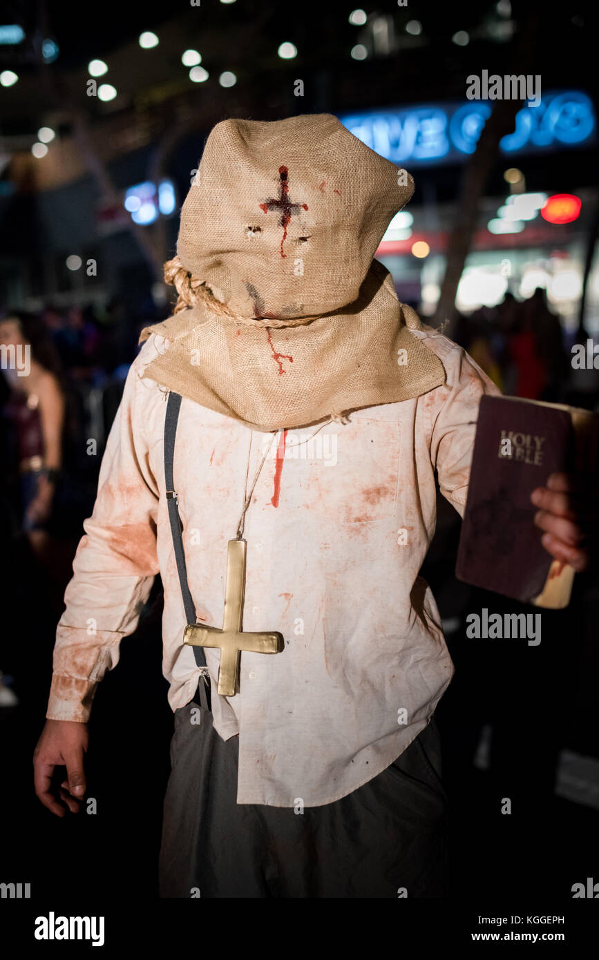 LOS ANGELES - 31. Oktober: Halloween Parade in West Hollywood. Oktober 31, 2017 in Los Angeles, CA Stockfoto
