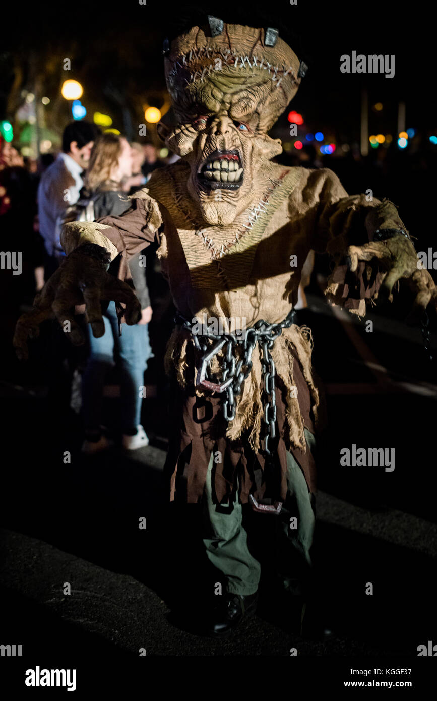 LOS ANGELES - 31. Oktober: Halloween Parade in West Hollywood. Oktober 31, 2017 in Los Angeles, CA Stockfoto
