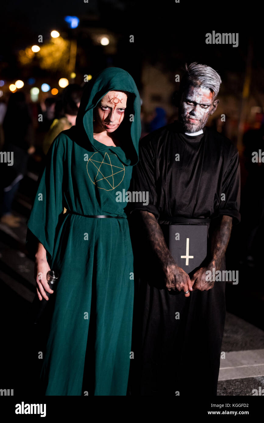 LOS ANGELES - 31. Oktober: Halloween Parade in West Hollywood. Oktober 31, 2017 in Los Angeles, CA Stockfoto