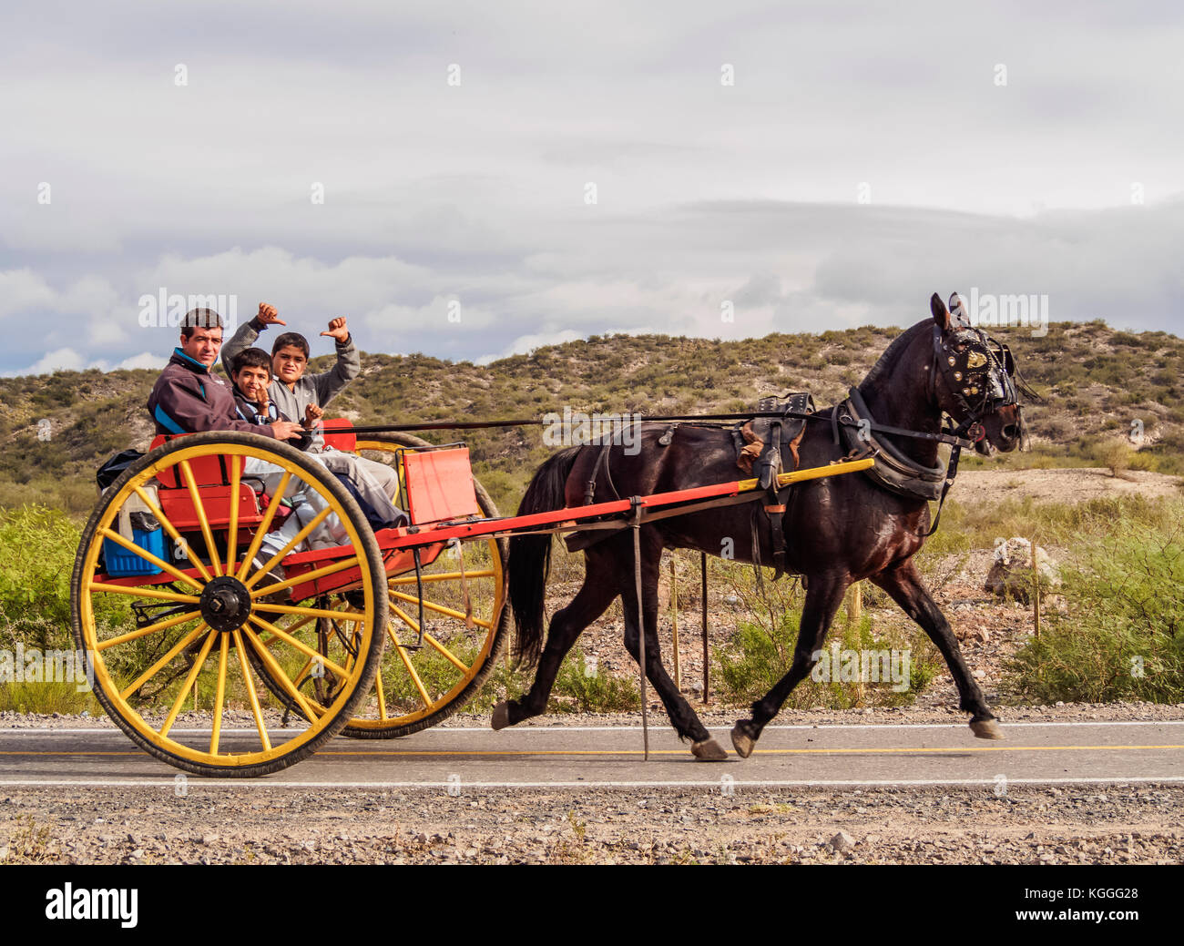 Gauchos auf der Pferdekutsche, vallecito, Provinz San Juan, Argentinien Stockfoto