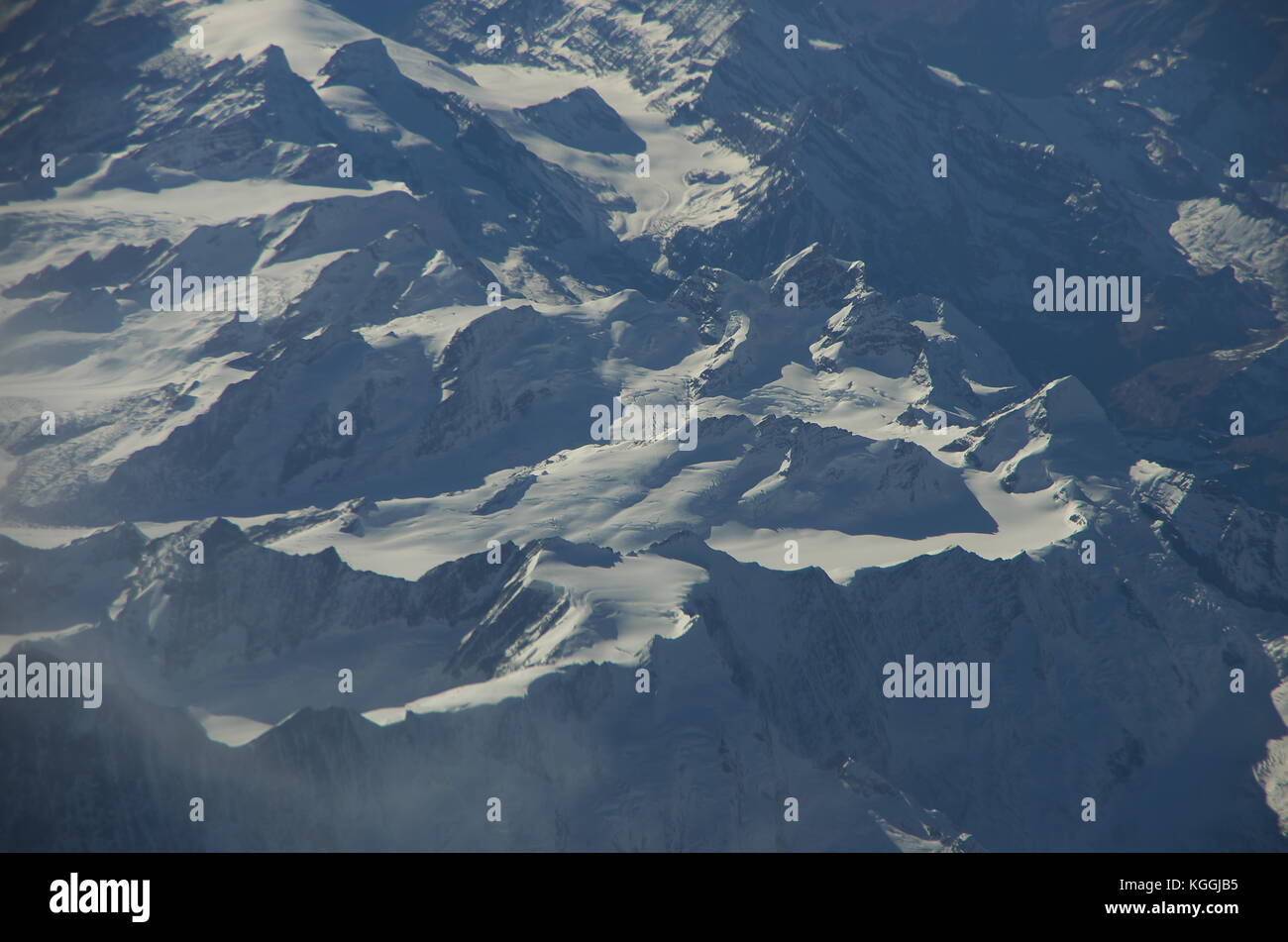 Luftaufnahme von den Gletschern des Berner Oberlandes. Stockfoto