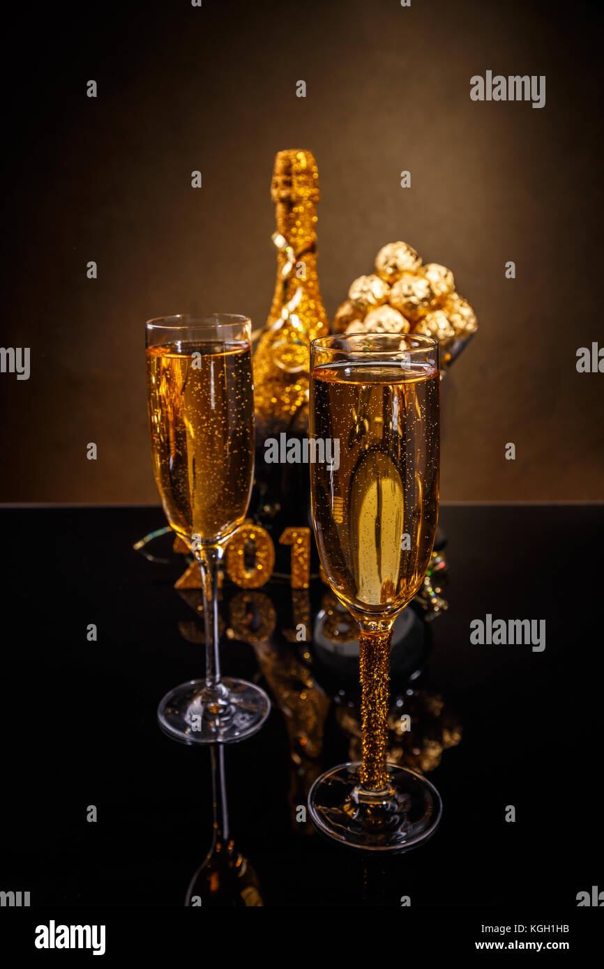 Silvester Feier Hintergrund mit Champagner Stockfoto