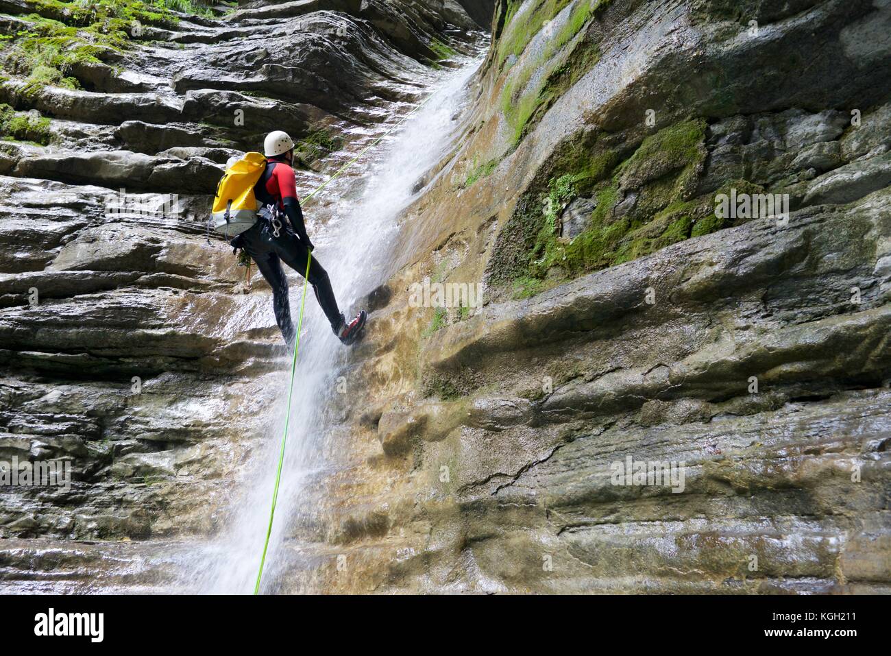 Canyoning in furco Canyon, Broto, Pyrenäen, Provinz Huesca, Aragón, Spanien. Stockfoto