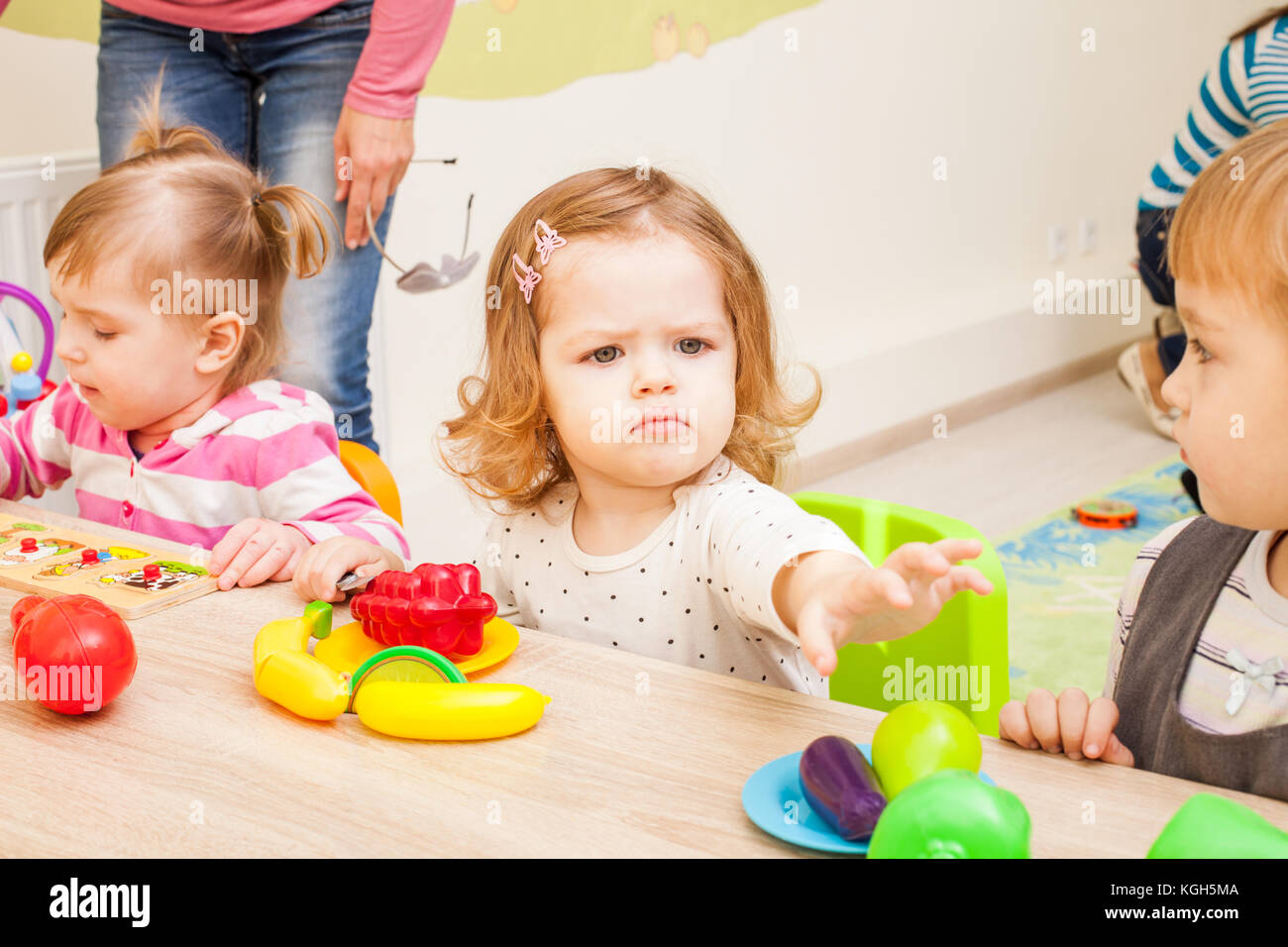 Kinder spielen Köche Stockfoto