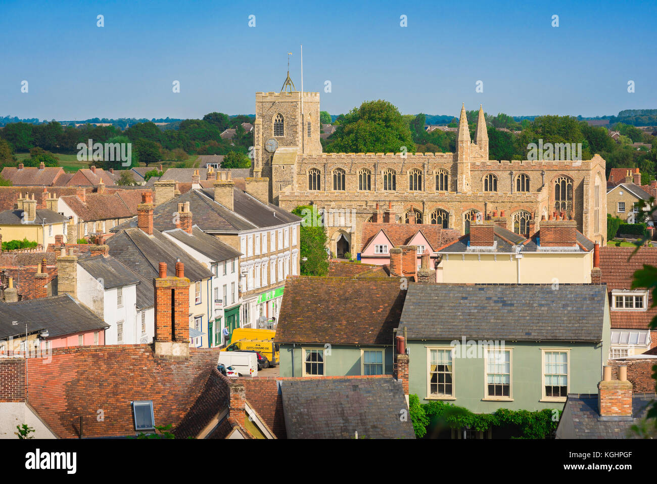 Clare Suffolk UK, Luftaufnahme des Dorfes von Clare mit seinen historischen, mittelalterlichen Kirche in Suffolk, England, Grieskirchen Bezirk, UK. Stockfoto