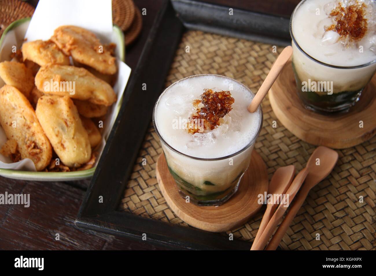 Es daluman, balinesischen Trinken von grünem Gras Gelee mit Kokosmilch und Palm Zucker Stockfoto