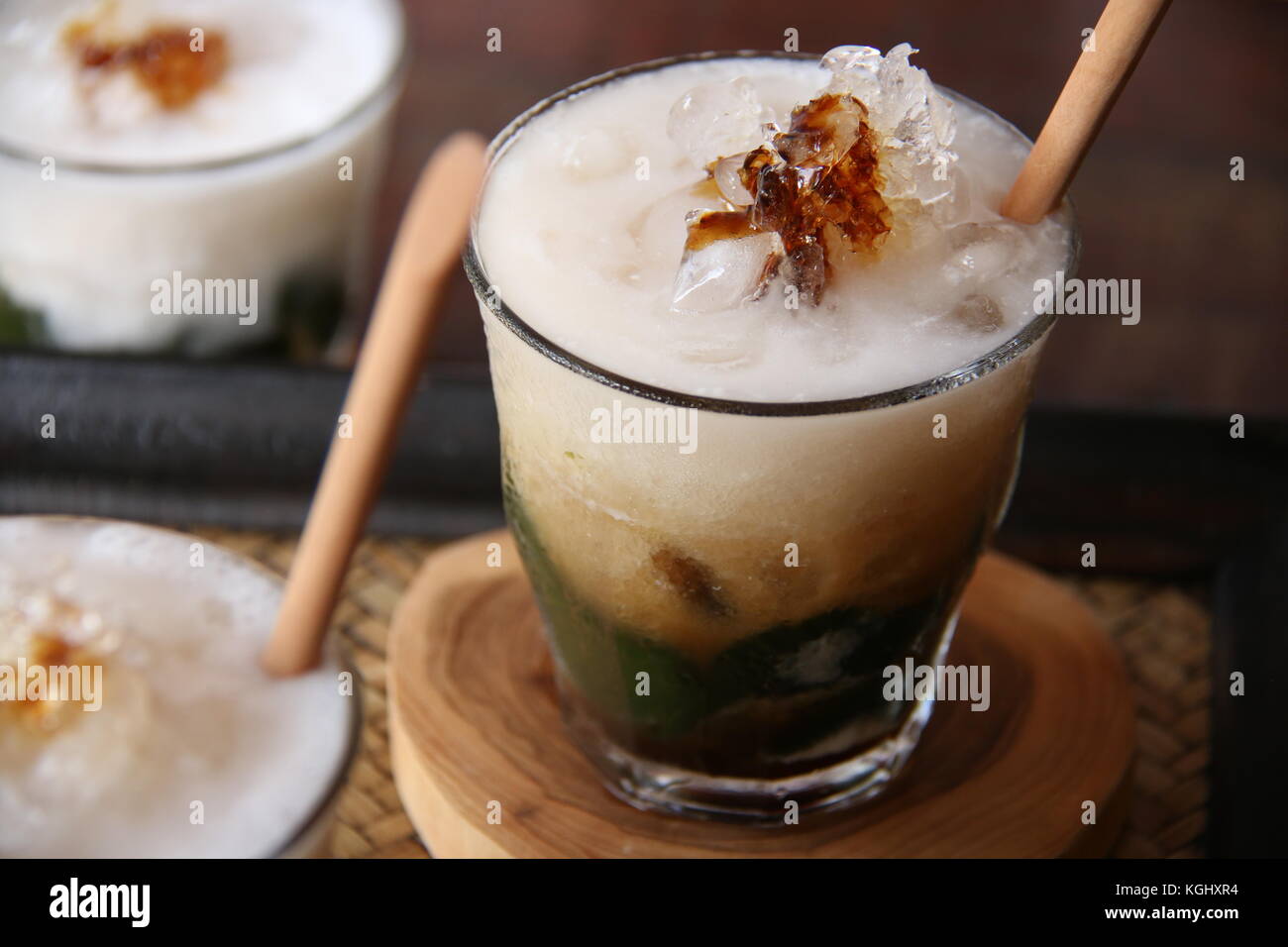 Es daluman, balinesischen Trinken von grünem Gras Gelee mit Kokosmilch und Palm Zucker Stockfoto