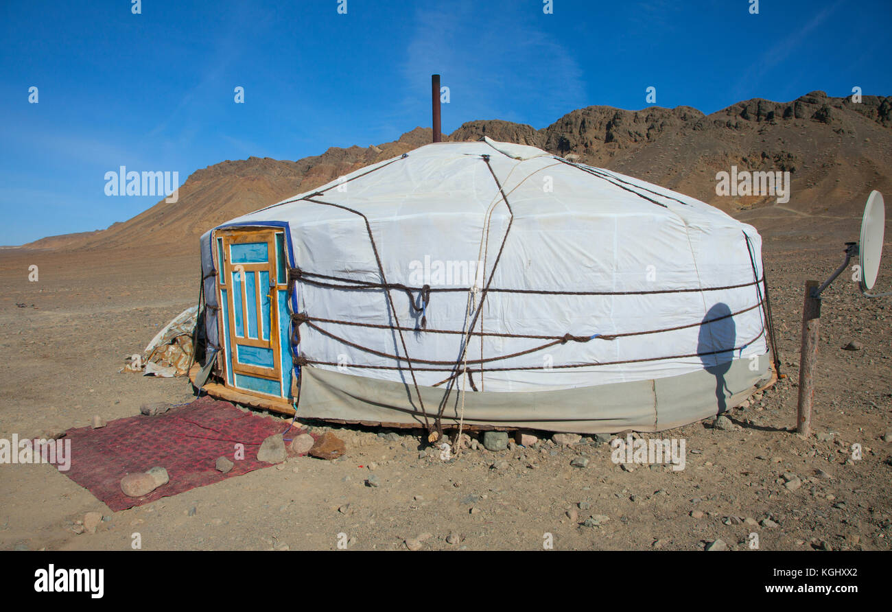 Traditionelle Wohnung der mongolischen Nomaden Jurte, ein sicherer Hafen in einem rauen Klima Stockfoto