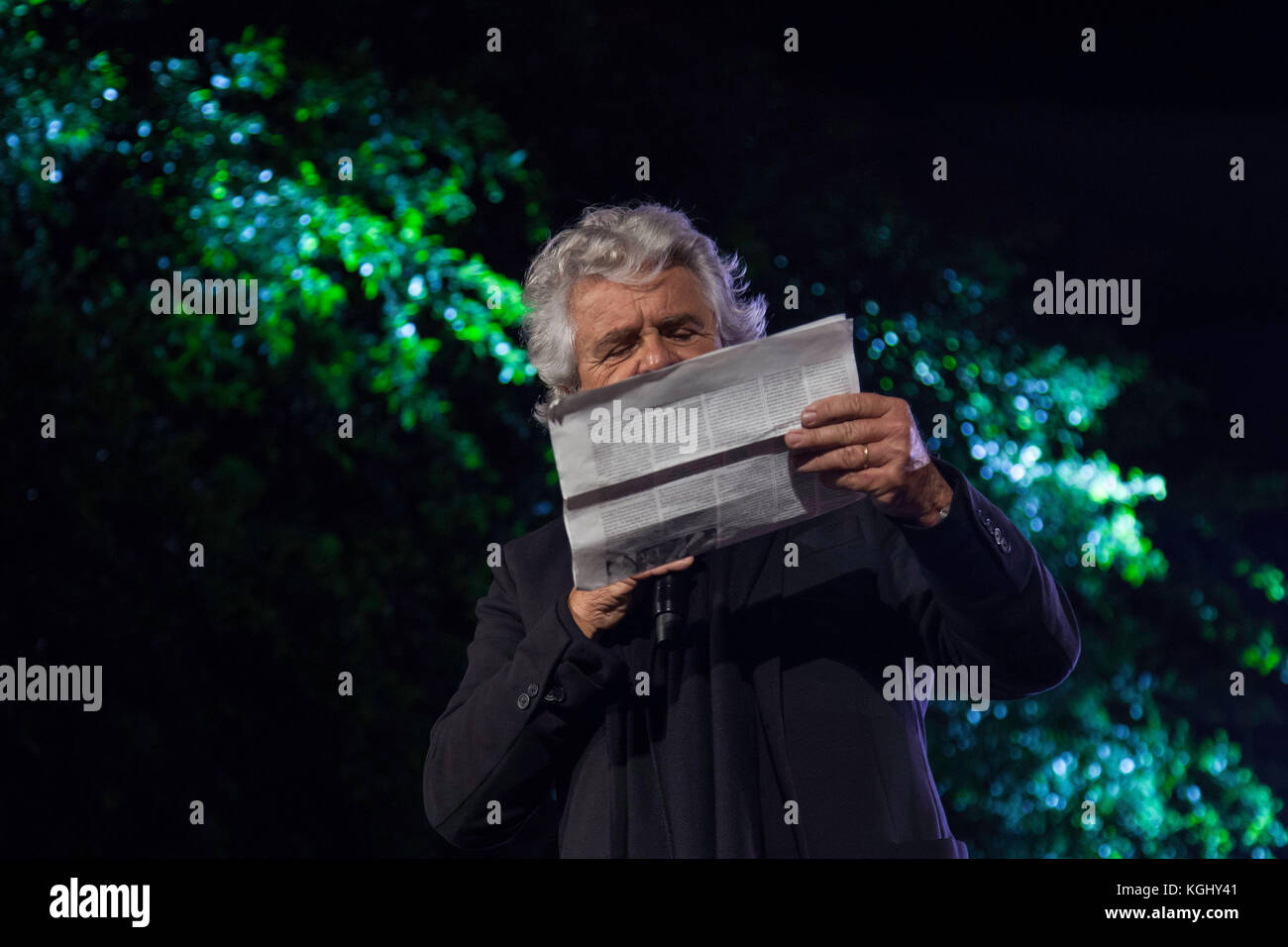 Beppe Grillo, politischer Führer der fünf Sterne Bewegung (m5s), spricht während einer politischen Kundgebung vor der sizilianischen Wahlen in Palermo (Italien). Stockfoto