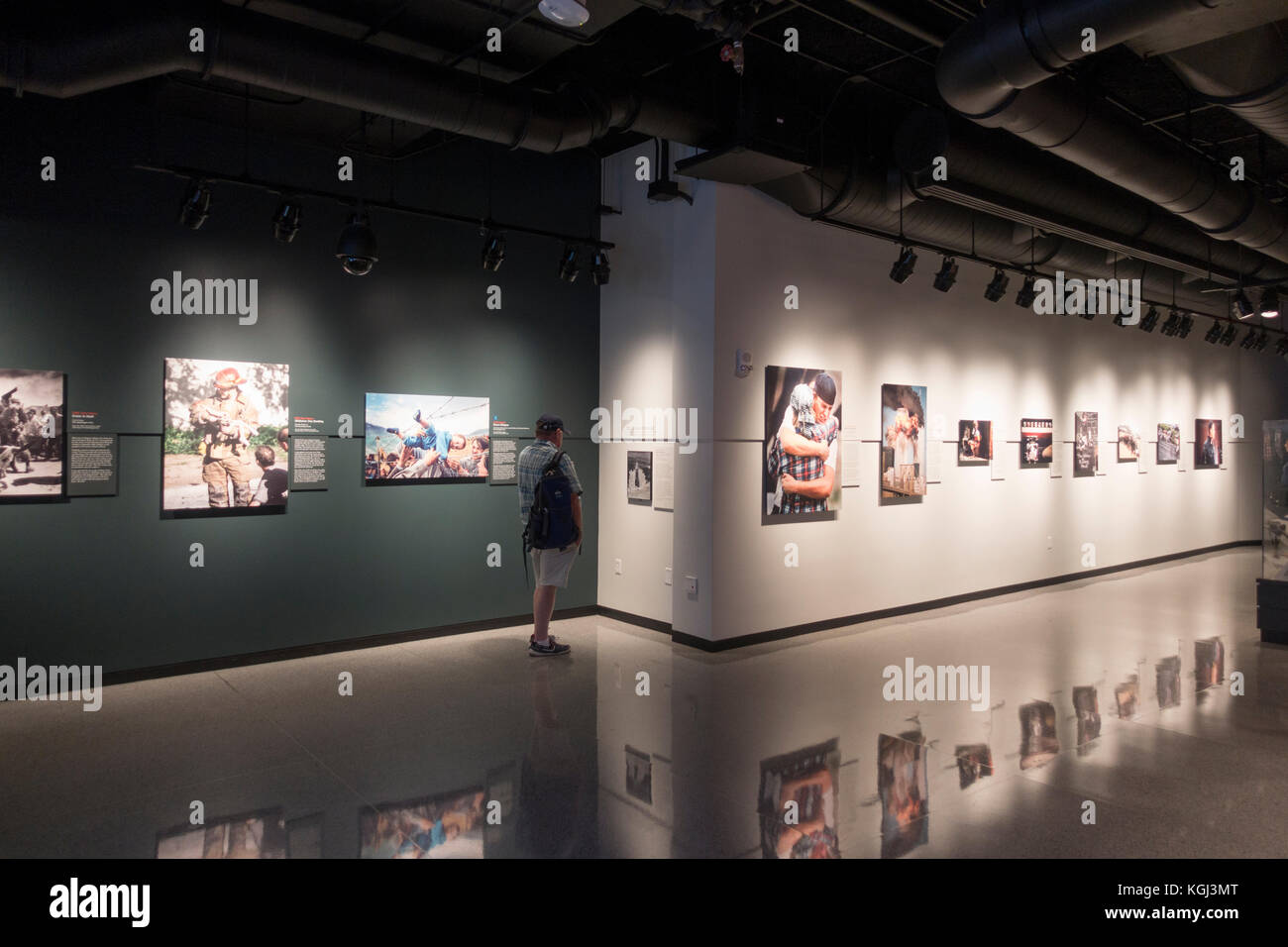 Beeindruckende historische Fotografie in den Pulitzer Preis Fotos Galerie im Newseum, Washington DC, USA. Stockfoto