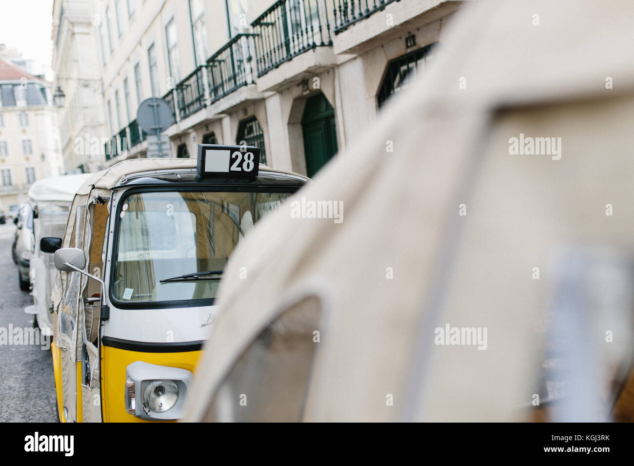 Tuc Tuc im Zentrum von Lissabon, Portugal. Stockfoto