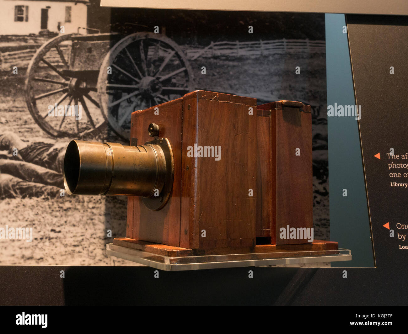 Eine Kamera von Matthew Brady, der toten Soldaten, die im Amerikanischen Bürgerkrieg auf Anzeige in Newseum, Washington DC, USA fotografiert. Stockfoto