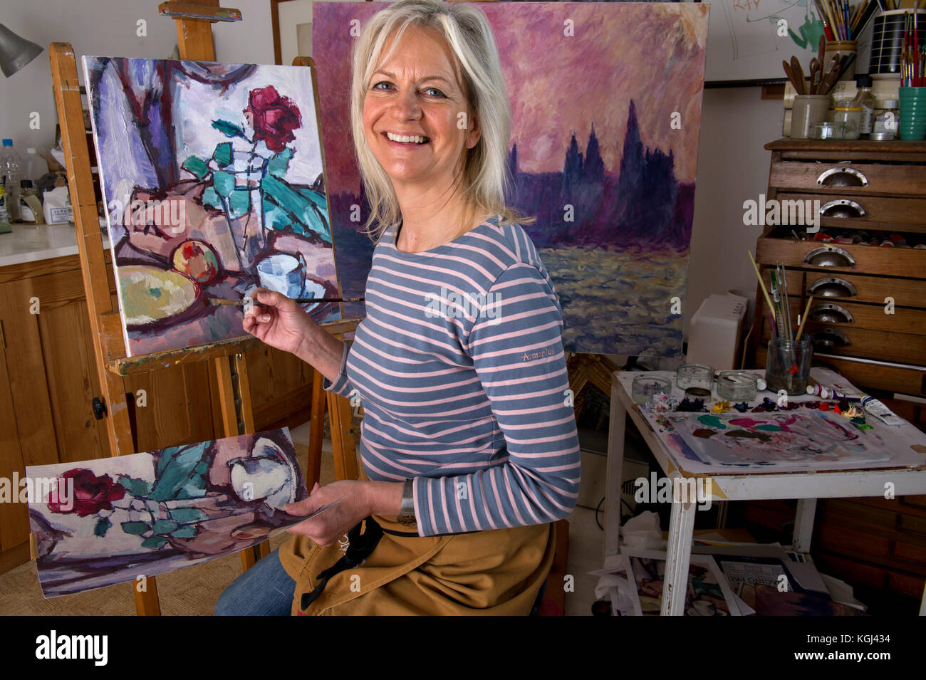 Kopist Susie Ray in Ihrem Cornwall Studio. Stockfoto