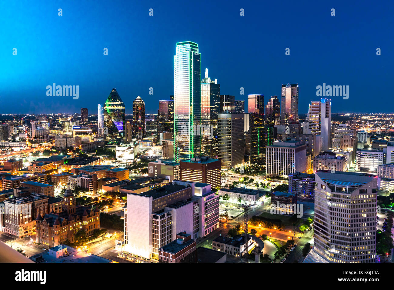 Luftaufnahme von Dallas, Texas City Skyline bei Nacht Stockfoto