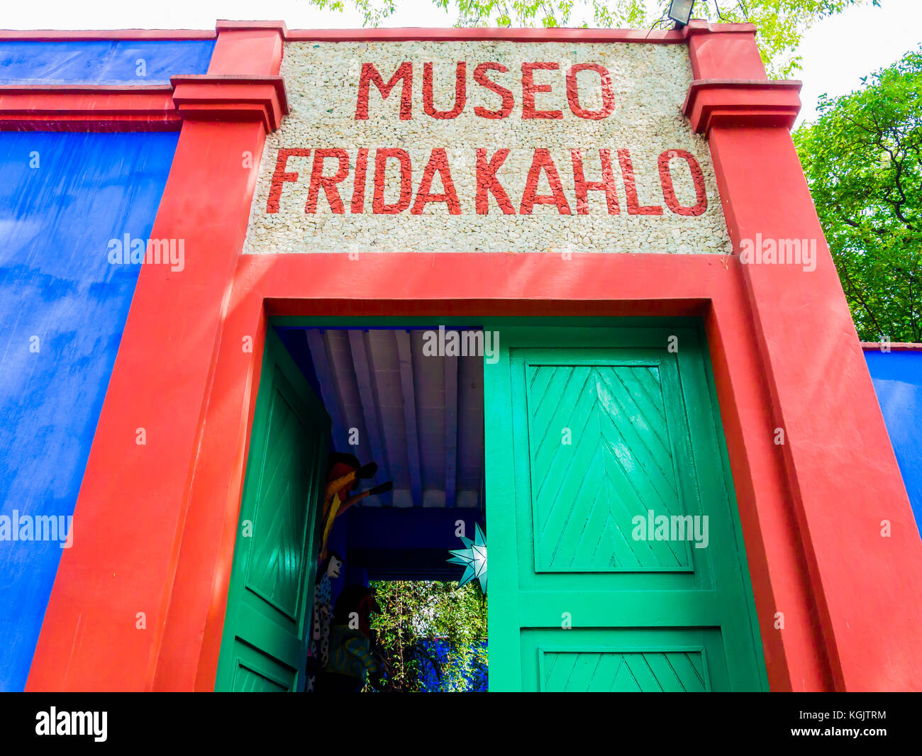 Eingang von Frida Kahlo Museum (auch bekannt als das Blaue Haus - La Casa Azul), Stadtteil Coyoacán, Mexiko Stadt Stockfoto