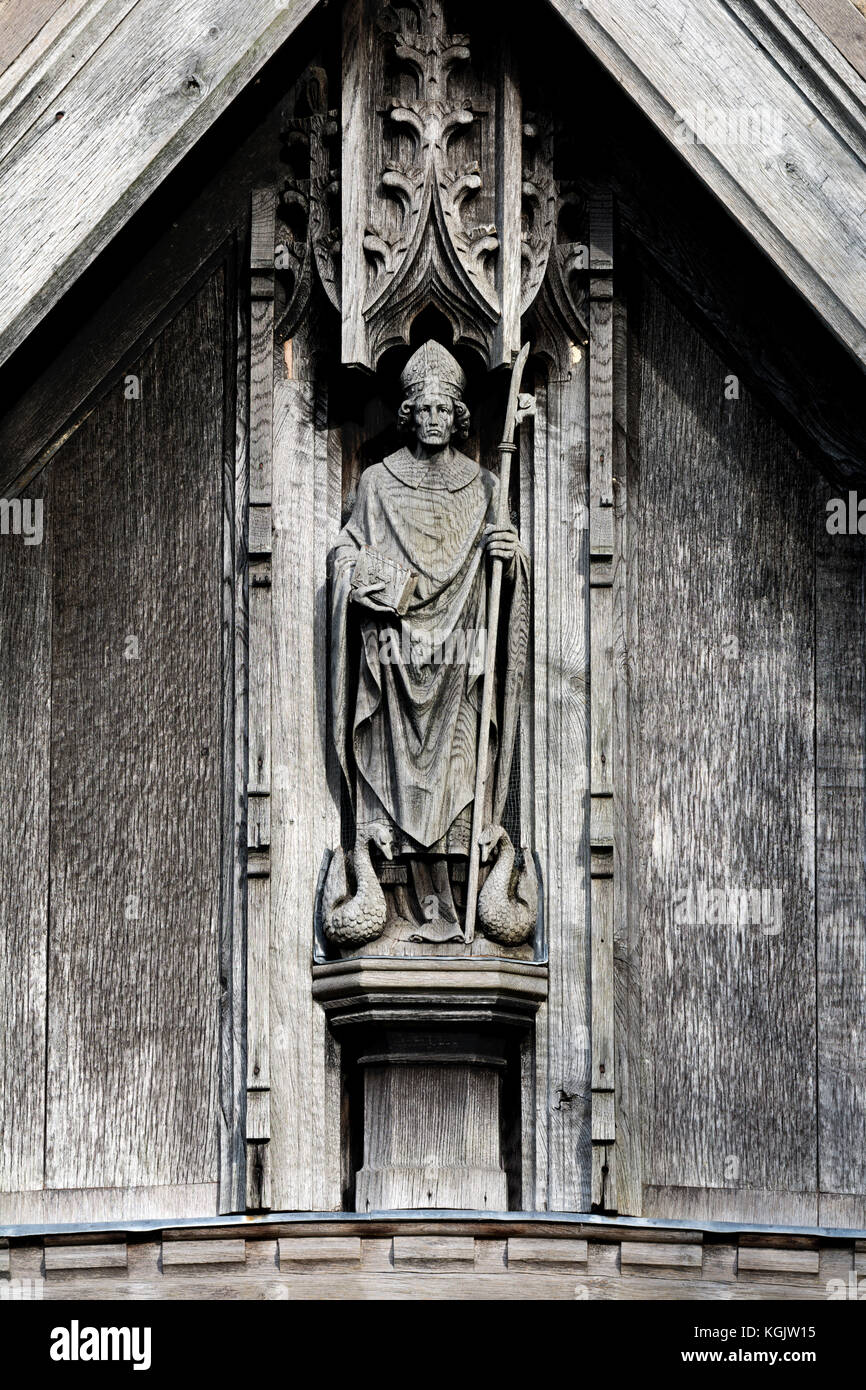 Saint Cuthbert Carven auf der Veranda, den St. Cuthbert Church, Clungunford, Shropshire, England, Großbritannien Stockfoto