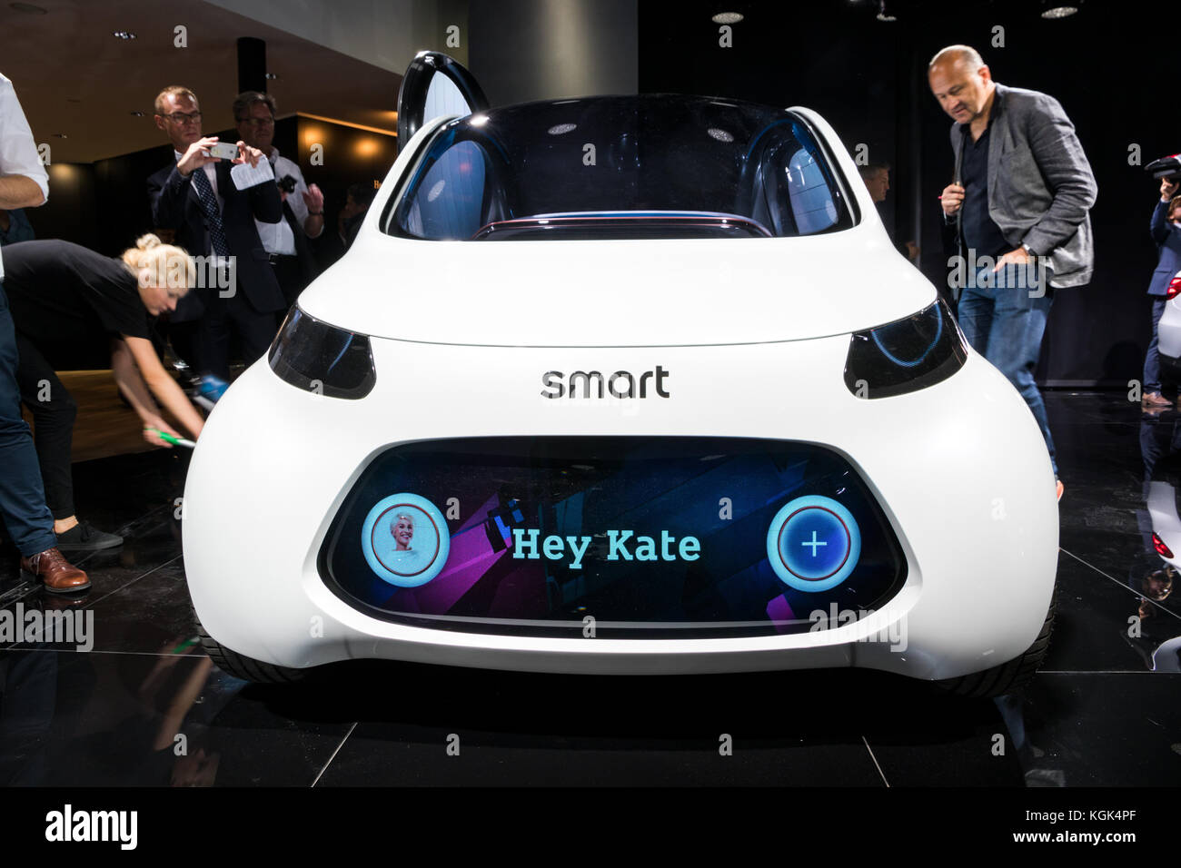 FRANKFURT, Deutschland - 12.September 2017: Smart Vision EQ ForTwo Selbstfahrer City Car auf der Frankfurter Automobilausstellung IAA 2017 präsentiert. Diese neue Smart ist eine ur Stockfoto