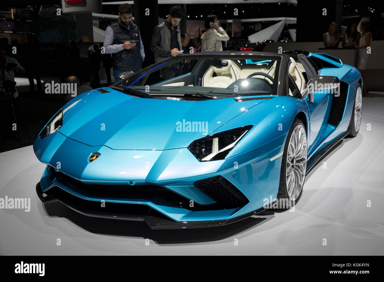 FRANKFURT, Deutschland - 12.September 2017: Neue 2018 Lamborghini Aventador S Roadster Sportwagen auf der Frankfurter Automobilausstellung IAA 2017 präsentiert. Stockfoto