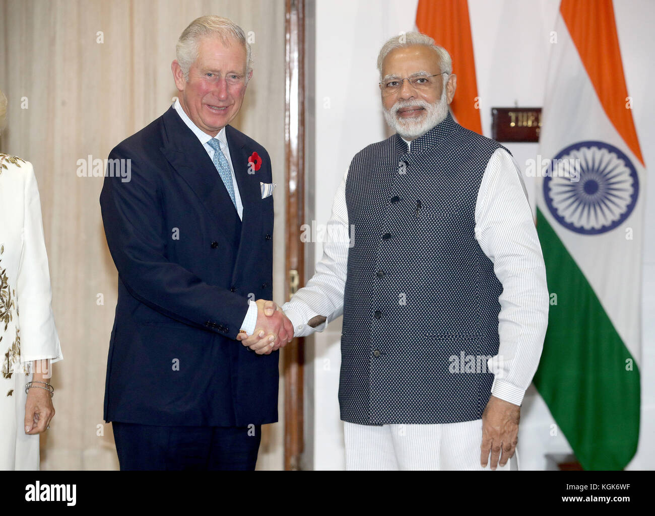 Der Prinz von Wales mit dem indischen Premierminister Narendra Modi im Hyderabad-Haus in Neu-Delhi, Indien, auf der letzten Etappe ihrer Reise durch den Fernen Osten. Stockfoto