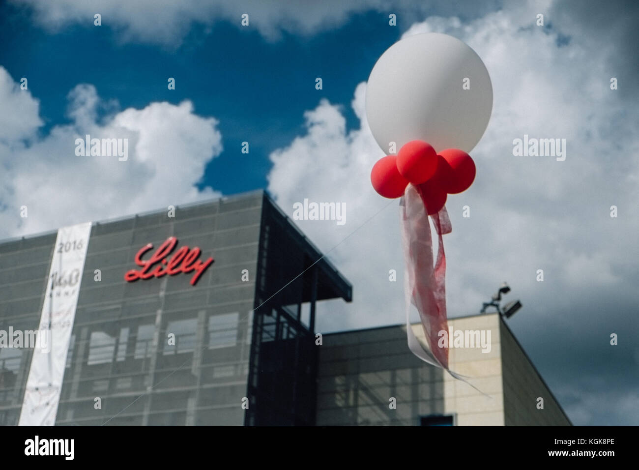 Eli Lilly company Hauptgebäude der italienischen Standort in Florenz, Italien. 140. Jahrestag Partei eröffnet für Arbeitnehmer, Familien. Stockfoto