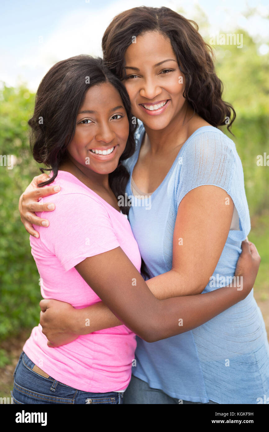 Afrikanische amerikanische Mutter und ihrer Tochter. Stockfoto