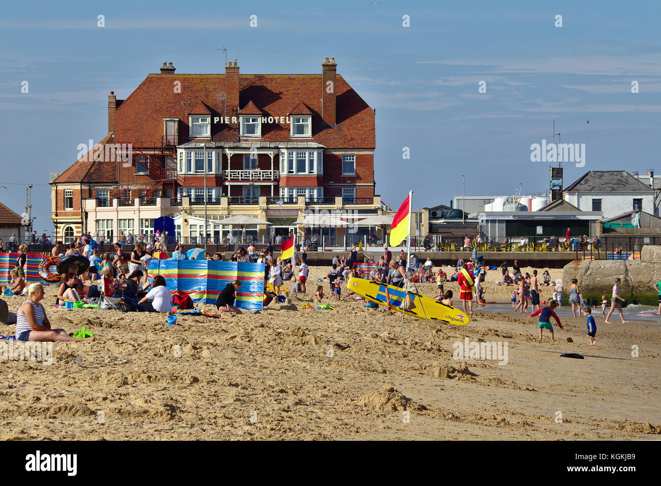 Gorleston, Norfolk, England - 28, 2017 August: Feiertag Massen auf gorleston Strand Stockfoto