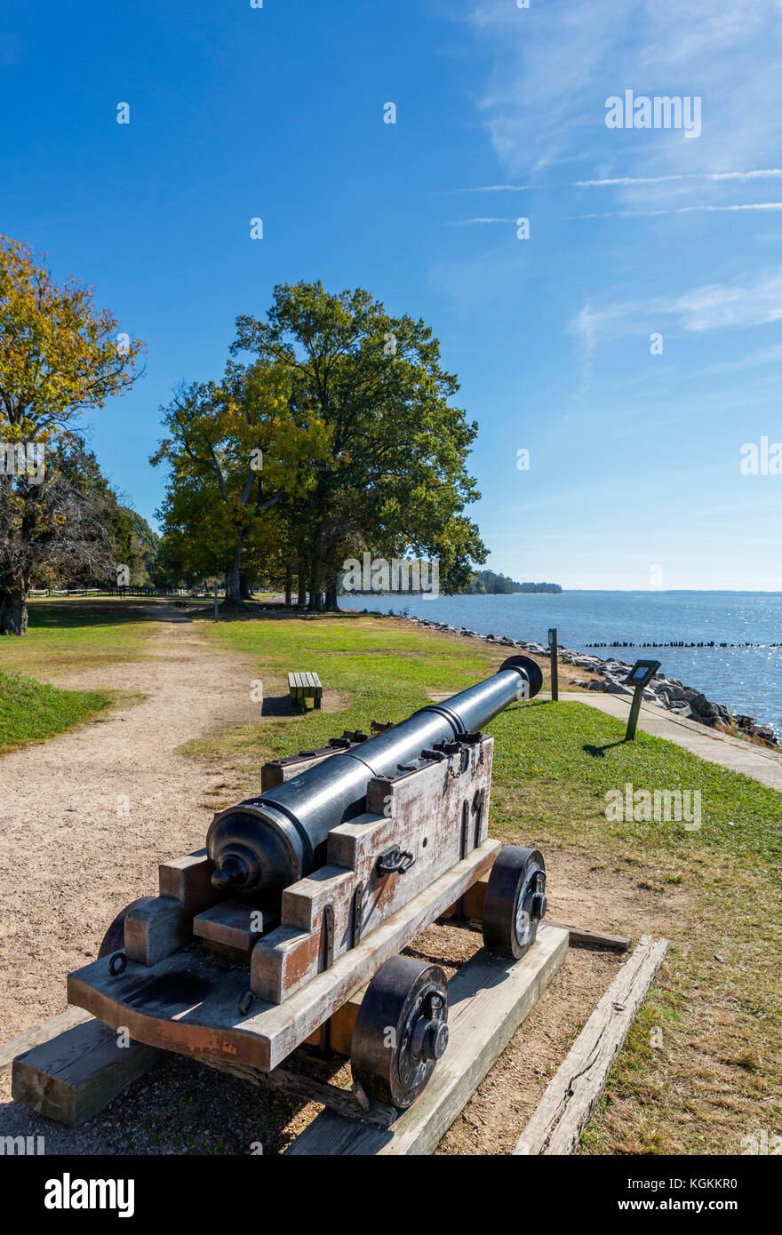 Kanone auf der Uferpromenade in historischen Jamestown, Virginia, USA. Stockfoto