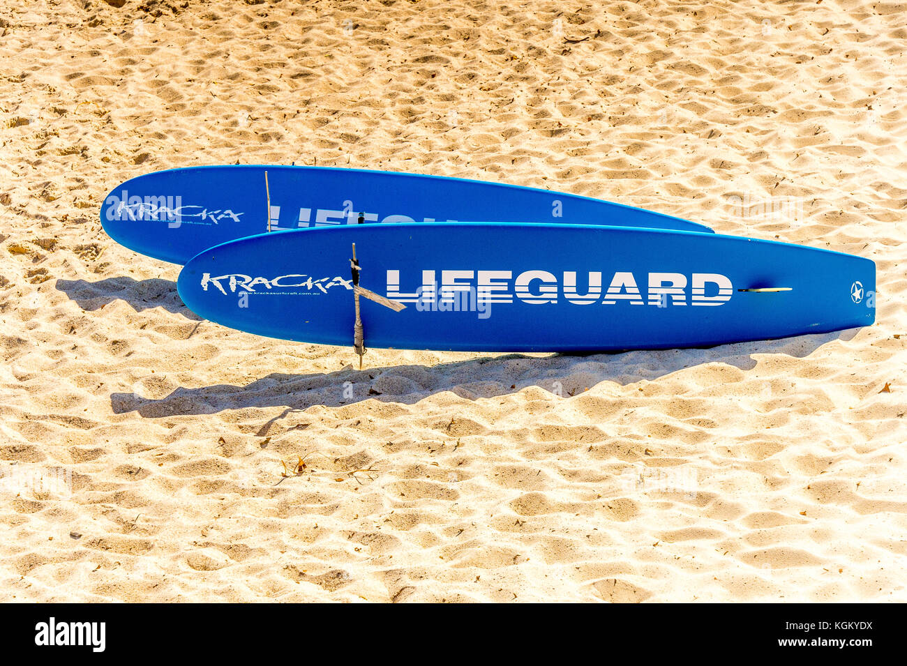 Rettungsschwimmer Rescue Boards rest auf einer australischen Strand Stockfoto