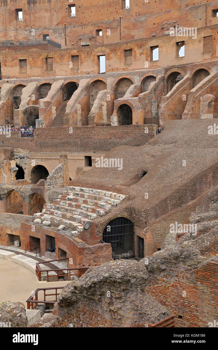 ROMA, Italien - 01. OKTOBER 2017: Kolosseum, Kolosseum oder Coloseo, Flavischen Amphitheater der Größte, der je gebaut wurde, Symbol der alten Roma Stadt im Römischen Reich. Stockfoto