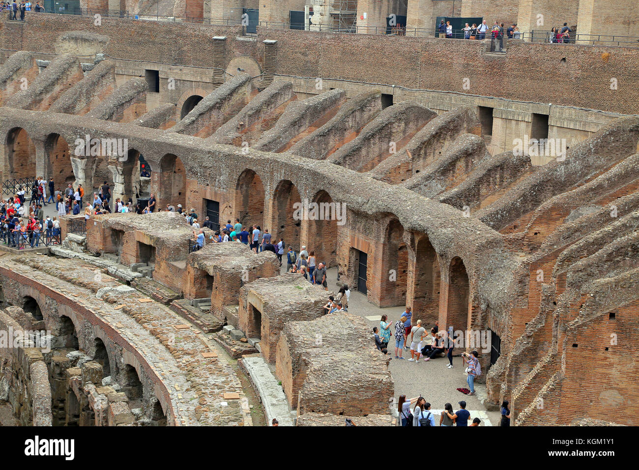 ROMA, Italien - 01. OKTOBER 2017: Kolosseum, Kolosseum oder Coloseo, Flavischen Amphitheater der Größte, der je gebaut wurde, Symbol der alten Roma Stadt im Römischen Reich. Stockfoto