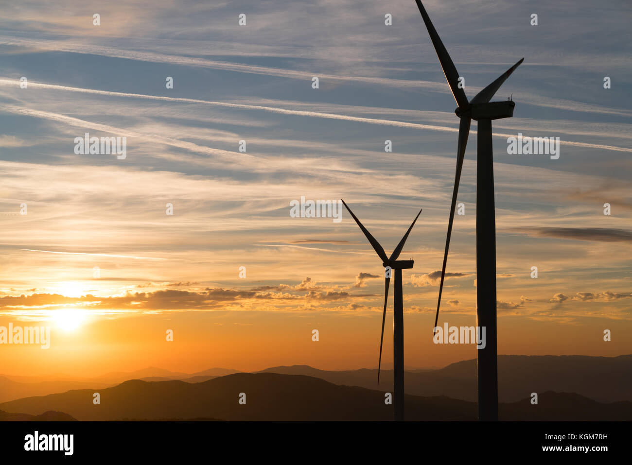 Windmühlen Umwandlung von Windenergie in Strom Stockfoto