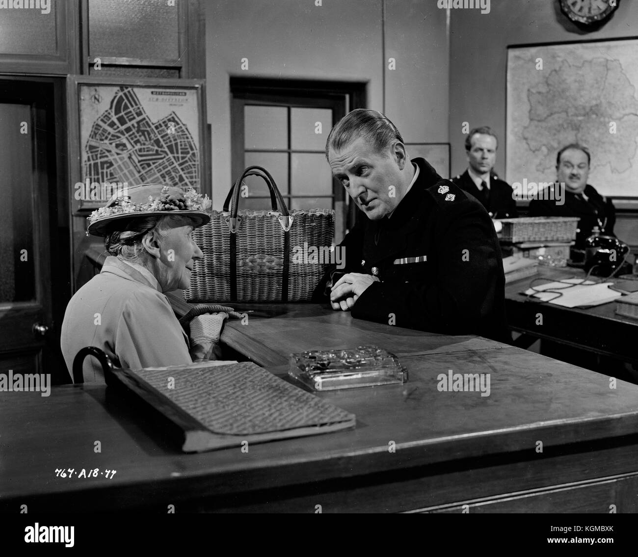 Die ladykillers (1951), Katie Johnson, Jack Warner, Stockfoto