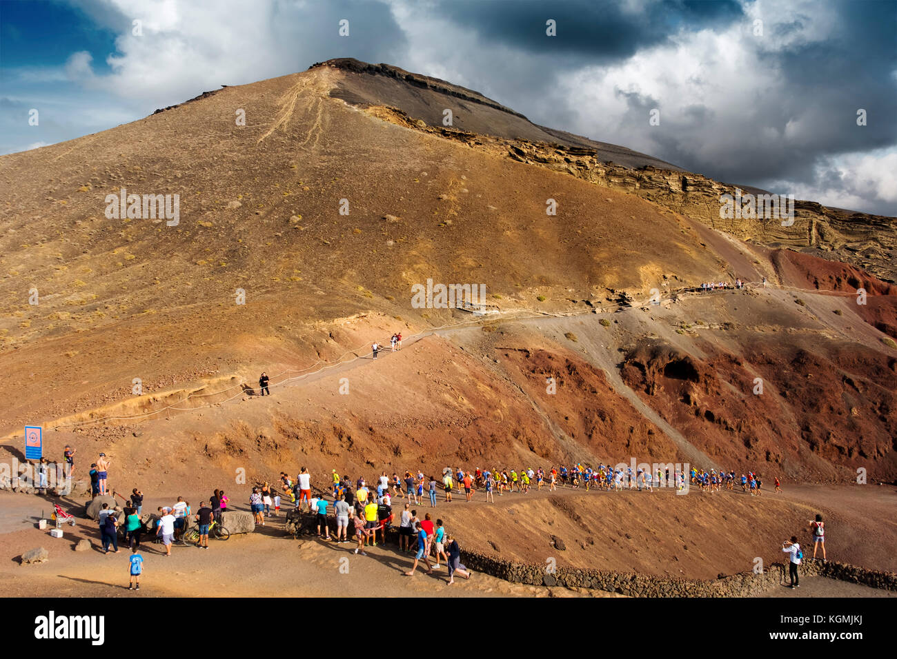 Laufen in vulkanischer Landschaft. Lanzarote Island. Kanarische Inseln Spanien. Europa Stockfoto