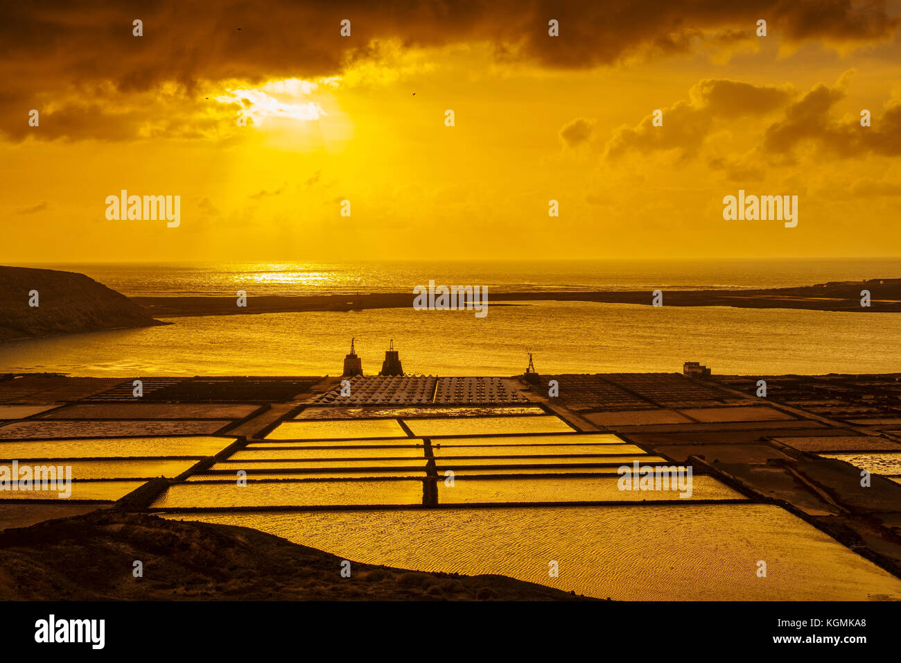 Salzwerk. Sonnenuntergang in Salinas de Janubio. Lanzarote Island. Kanarische Inseln Spanien. Europa Stockfoto