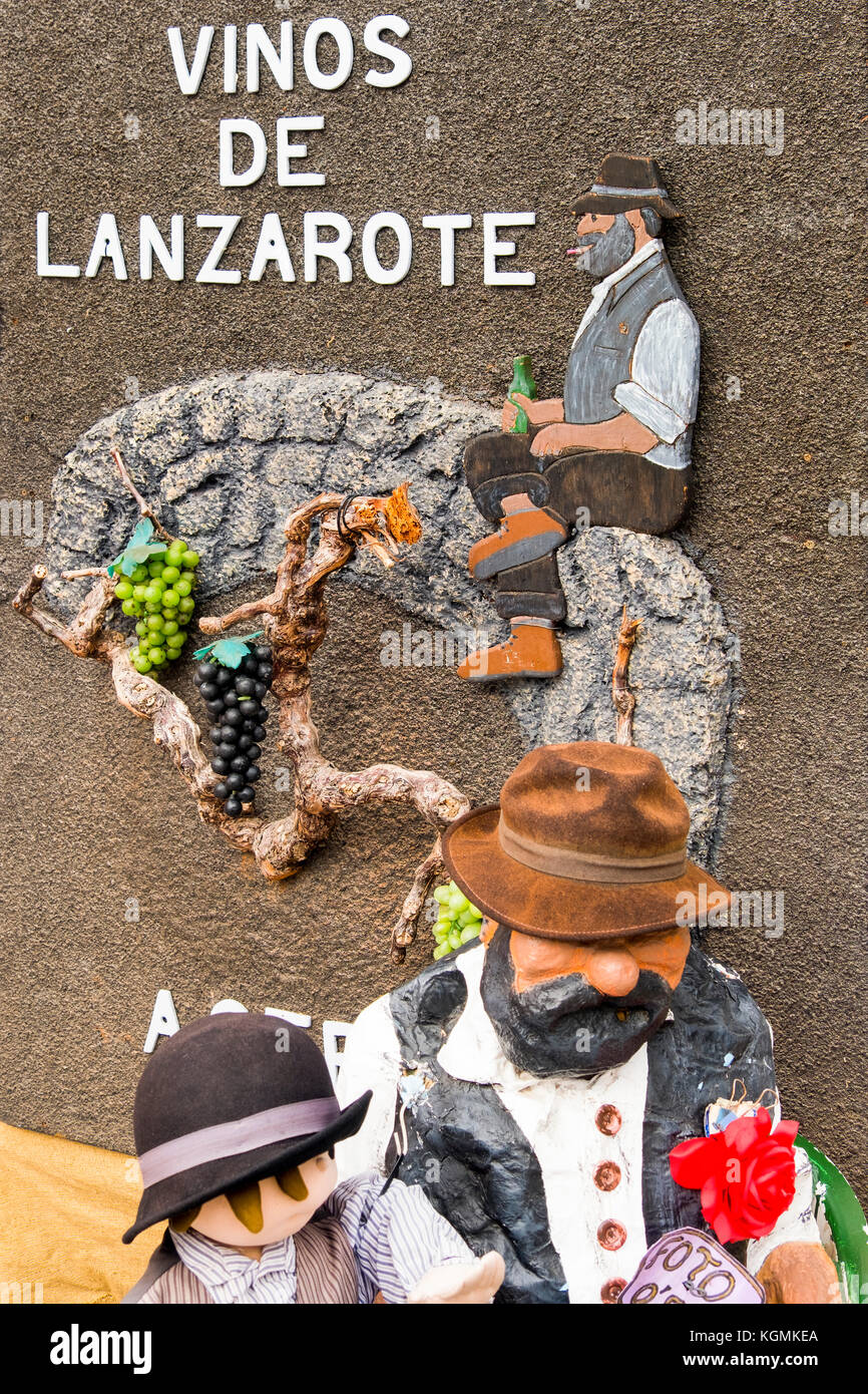 Typisches Weingeschäft, Straßenmarkt in Teguise, Lanzarote, Kanarische Inseln. Spanien Europa Stockfoto