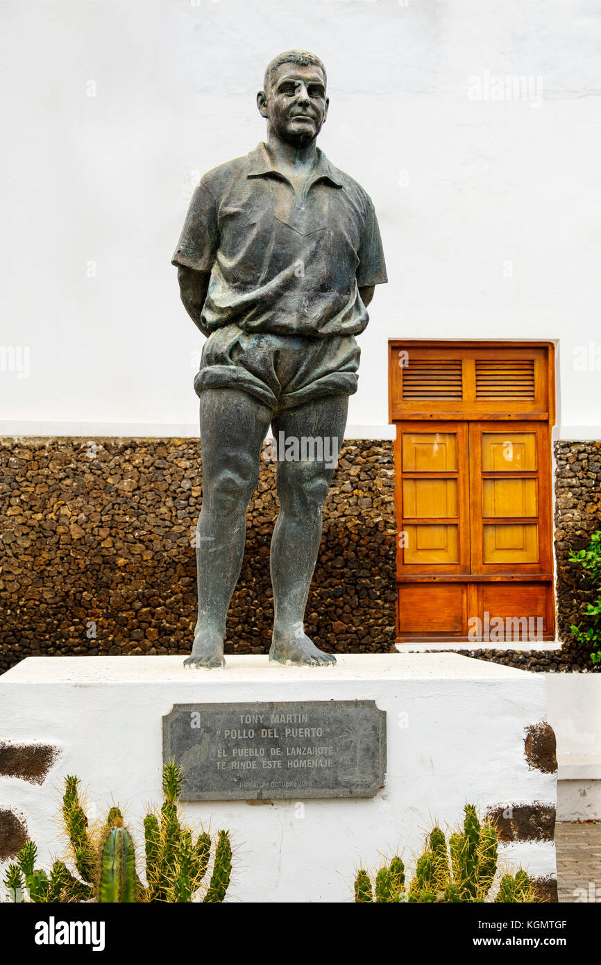 Denkmal des Kanarischen Wrestlings Toni Martín, el Pollo del Puerto. Haria. Lanzarote Island. Kanarische Inseln Spanien. Europa Stockfoto