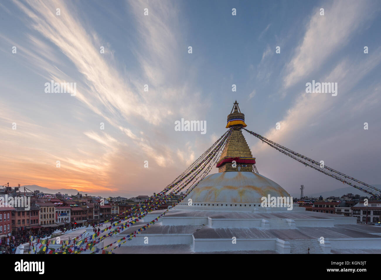 Sonnenuntergang über Boudhanath Stupa im Tal von Katmandu, Nepal Stockfoto