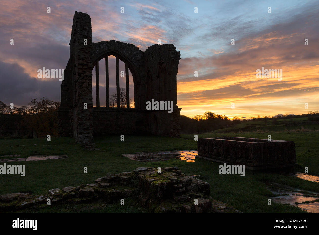 Dawn Licht an egglestone Abtei in der Nähe von Barnard Castle, Teesdale, County Durham, UK Stockfoto