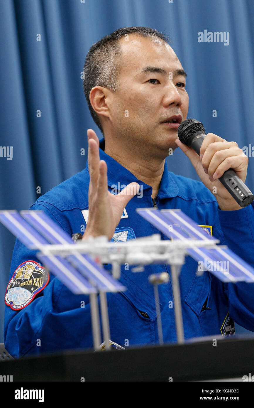 Der japanische Astronaut Soichi Noguchi spricht während einer Pressekonferenz im Büro der Japan Aerospace Exploration Agency (JAXA) in Tokio am 9. November 2017 in Japan. JAXA gab bekannt, dass er ab Ende 2019 an einer sechsmonatigen Mission an Bord der Internationalen Raumstation (ISS) teilnehmen wird, deren Training am 20. November beginnt. Quelle: Rodrigo Reyes Marin/AFLO/Alamy Live News Stockfoto