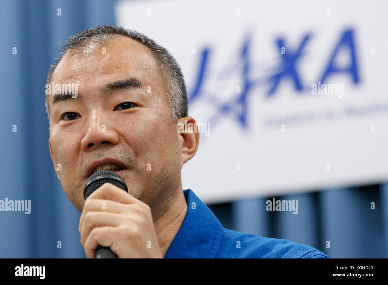 Der japanische Astronaut Soichi Noguchi spricht während einer Pressekonferenz im Büro der Japan Aerospace Exploration Agency (JAXA) in Tokio am 9. November 2017 in Japan. JAXA gab bekannt, dass er ab Ende 2019 an einer sechsmonatigen Mission an Bord der Internationalen Raumstation (ISS) teilnehmen wird, deren Training am 20. November beginnt. Quelle: Rodrigo Reyes Marin/AFLO/Alamy Live News Stockfoto