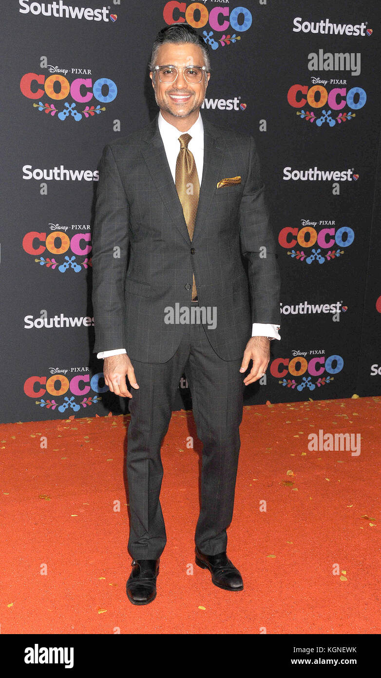 Los Angeles, Kalifornien, USA. 8. November 2017. 8. November 2017 - Los Angeles, Kalifornien, USA - Schauspielerin Jaime Camil am 'Coco'' Premiere am El Capitan Theatre, Hollywood, Los Angeles Ca. Credit: Paul Fenton/zuma Draht/alamy leben Nachrichten Stockfoto