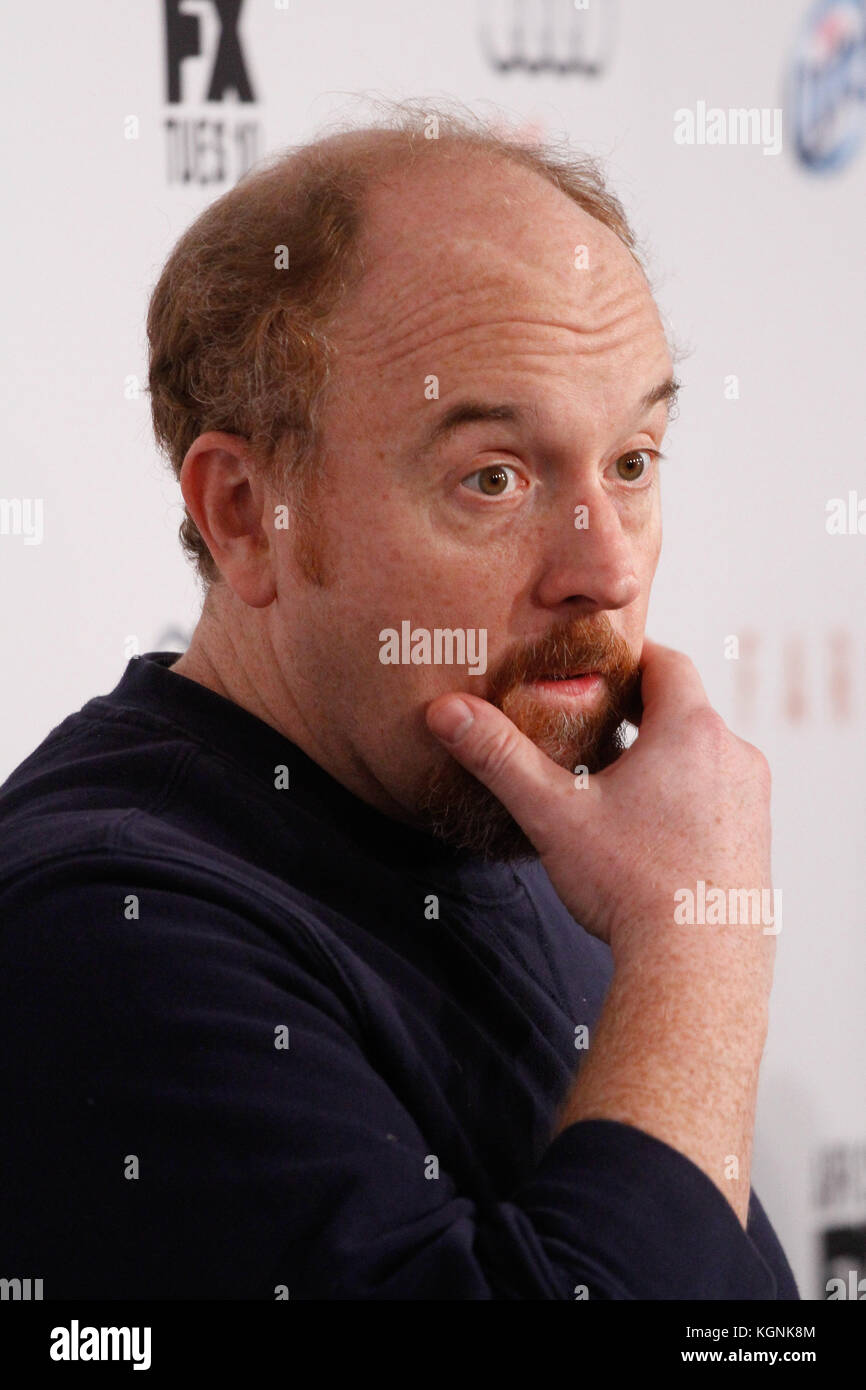 New York, USA. März 2012. Comedian Louis C.K. besucht am 9. April 2014 in New York City die Vorführung von "Fargo" im SVA Theatre. Kredit: Erik Pendzich Credit: Erik Pendzich/Alamy Live News Stockfoto