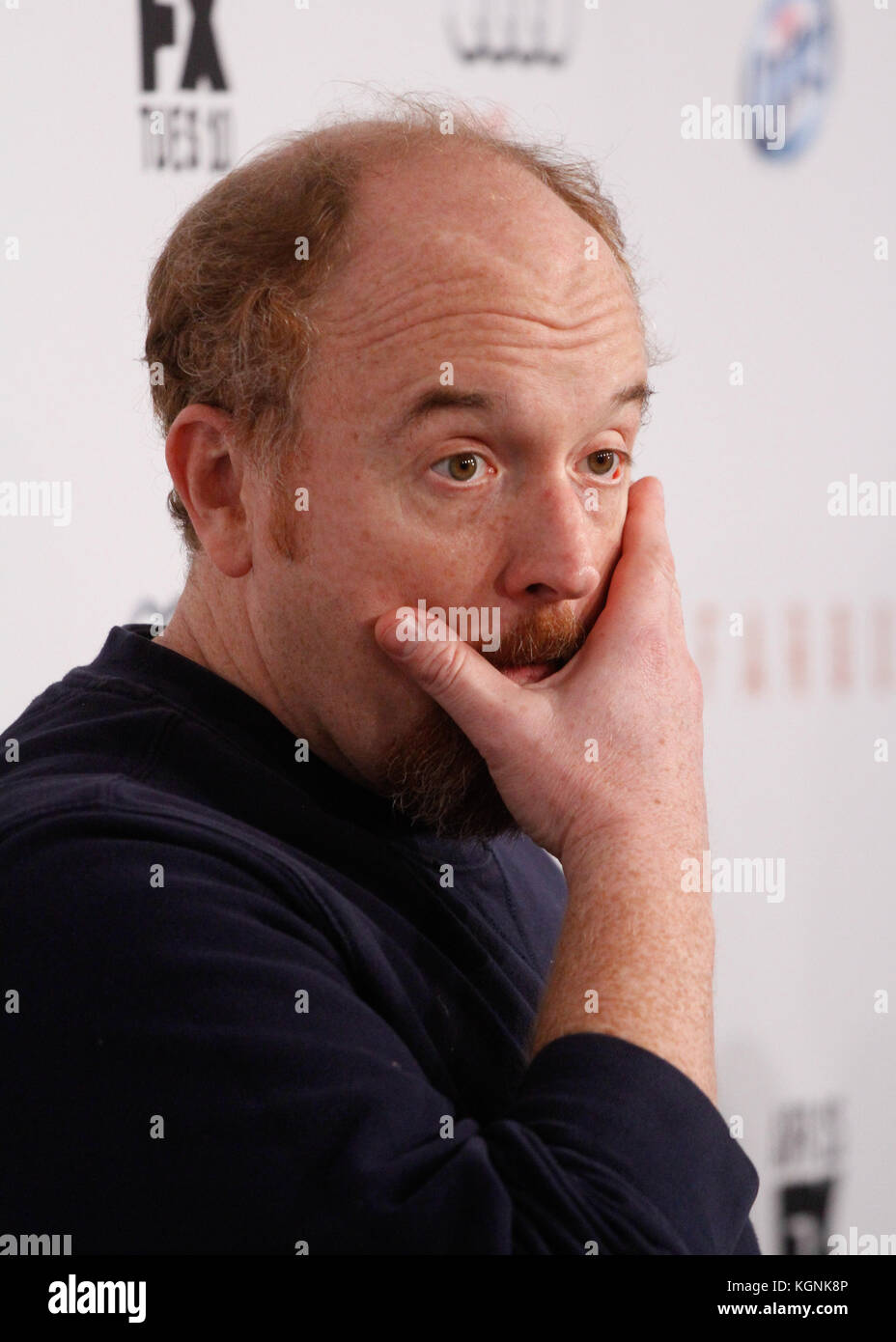 New York, USA. März 2012. Comedian Louis C.K. besucht am 9. April 2014 in New York City die Vorführung von "Fargo" im SVA Theatre. Kredit: Erik Pendzich Credit: Erik Pendzich/Alamy Live News Stockfoto