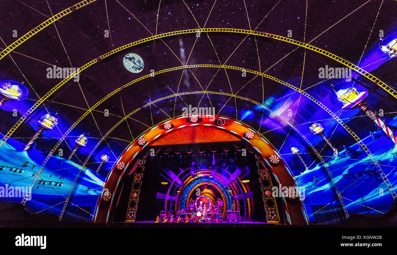 New York, USA, 10. November 2017. Die Radio City Rockettes. Während der Eröffnung Tag der 2017 Weihnachten spektakuläre Show in der New Yorker Radio City Music Hall. Die traditionellen Feiertage zeigen, dass im Jahre 1933 begonnen wird ab November 10, 2017 Januar 1st, 2018. Foto von Enrique Ufer/Alamy leben Nachrichten Stockfoto