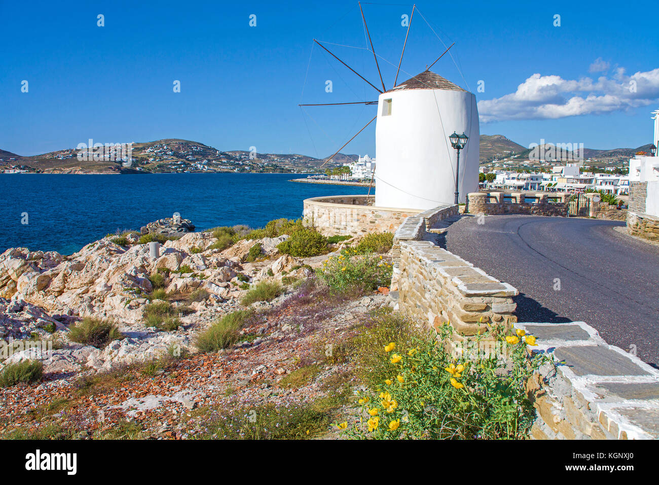 Windmühle am Parikia, Paros, Kykladen, Ägäis, Griechenland Stockfoto